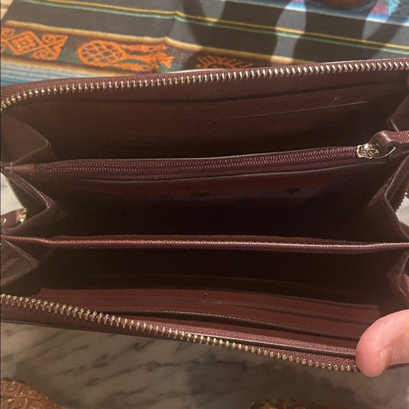 Kate Spade Deep Plum Zip Up Leather Wallet Gold Accents, EUC 🎁 - Picture 4 of 12